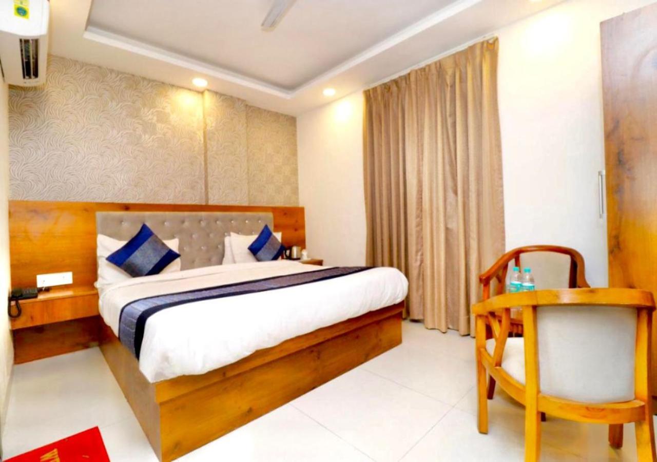 ניו דלהי Hotel The Glory Near Delhi International Airport מראה חיצוני תמונה