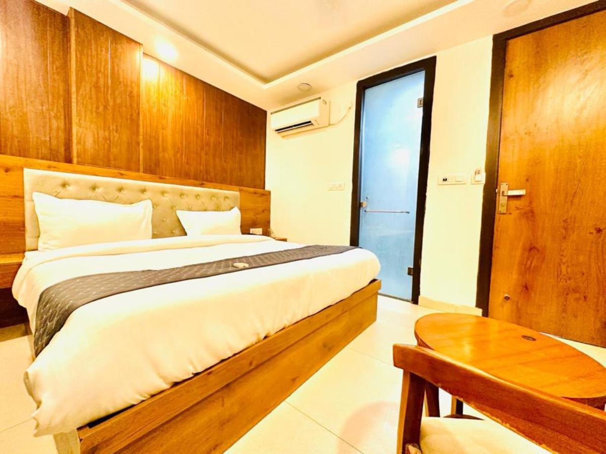 ניו דלהי Hotel The Glory Near Delhi International Airport מראה חיצוני תמונה