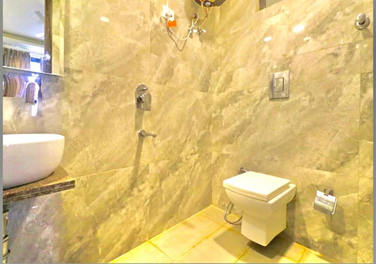 ניו דלהי Hotel The Glory Near Delhi International Airport מראה חיצוני תמונה