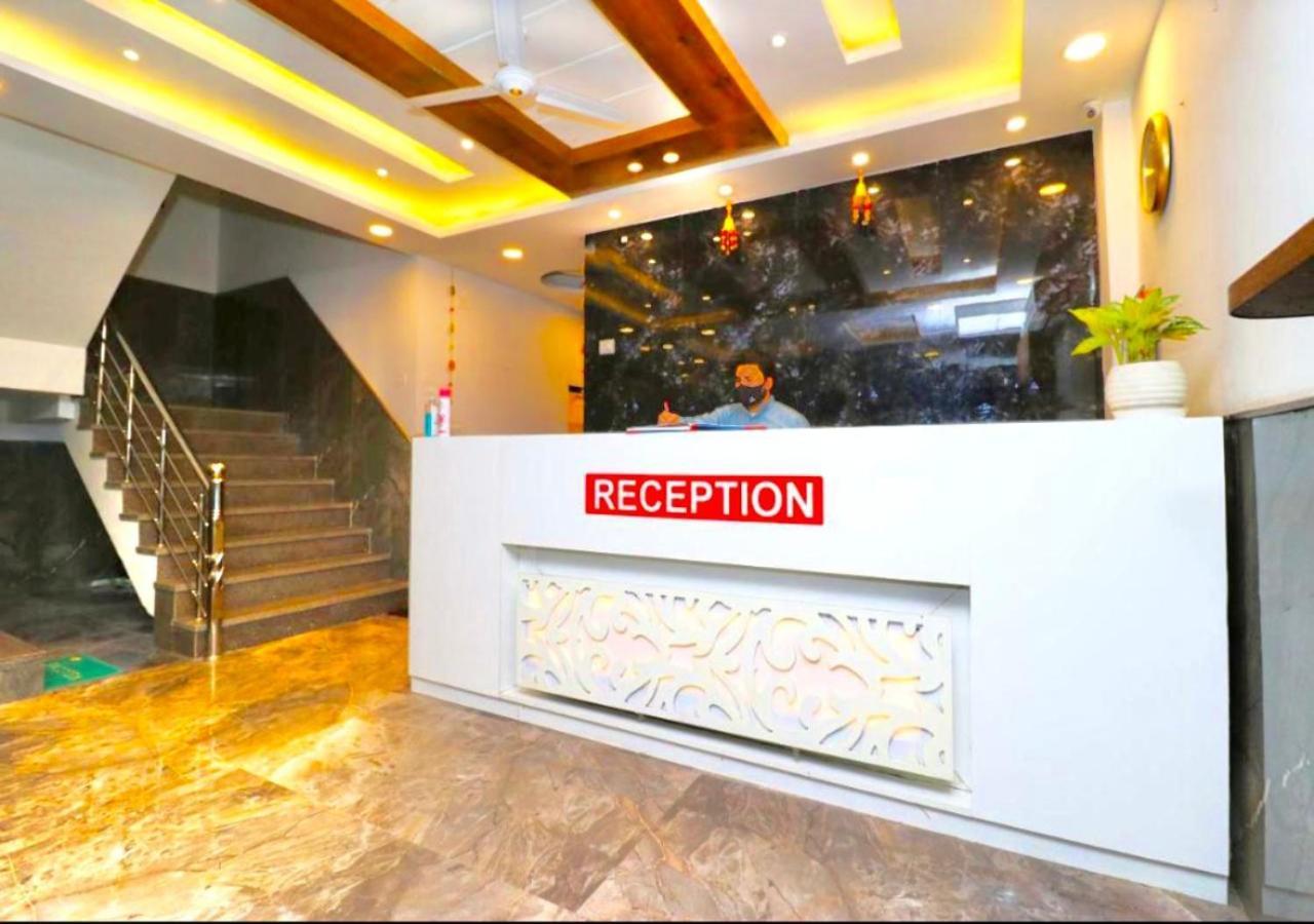 ניו דלהי Hotel The Glory Near Delhi International Airport מראה חיצוני תמונה
